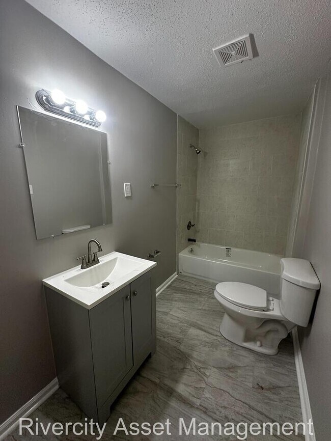 Building Photo - Your Perfect Home: Renovated 3 Bed, 2 Bath! Section 8 Friendly!! Westwood Area!!