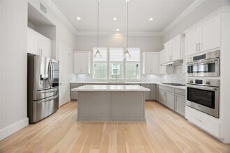 Building Photo - 610 Delmar St