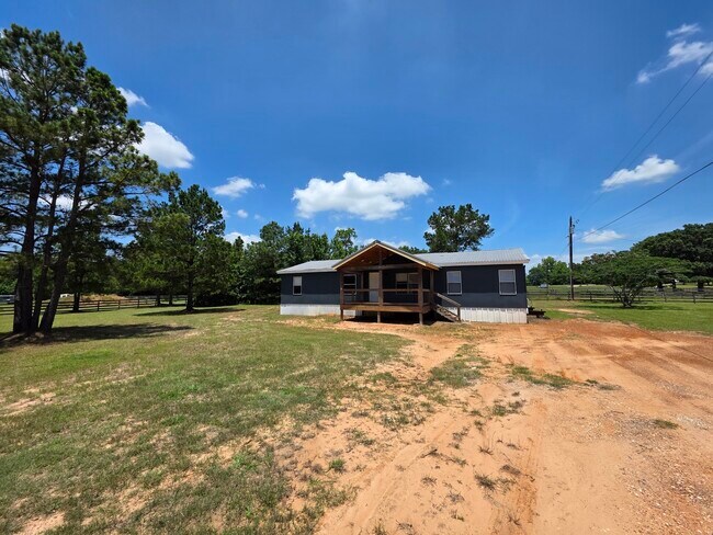 Foto del edificio - 12121 Old County Rd