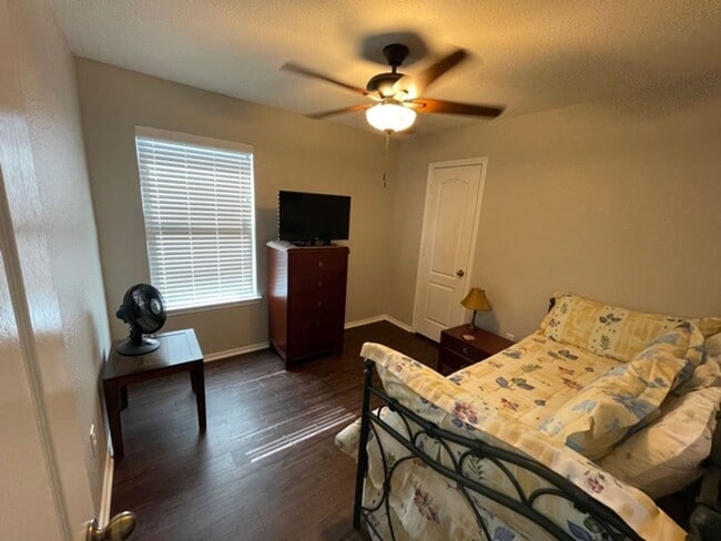 Foto del edificio - Lovely well maintained 3 bedroom 2 bath