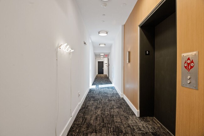 Foto del interior - District (Furnished Rooms)