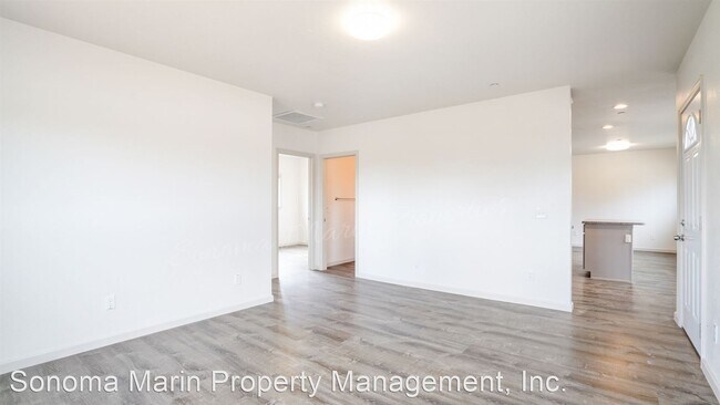 Building Photo - 3 br, 2 bath House - 382 Ely Rd N