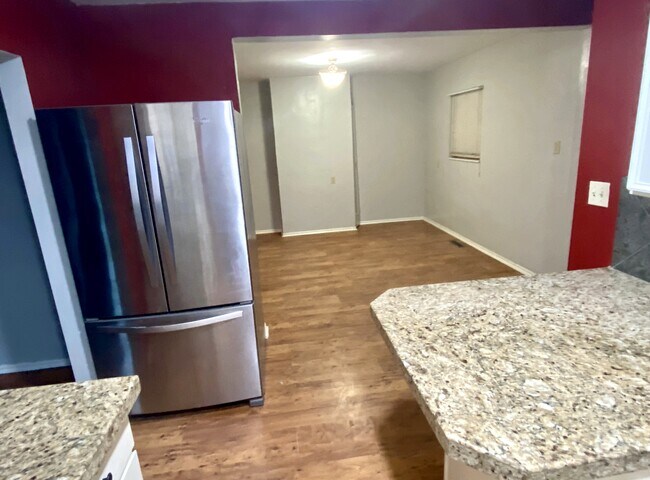 Building Photo - 447 N 600 E