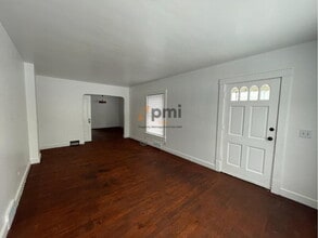 Building Photo - 807 Rose St