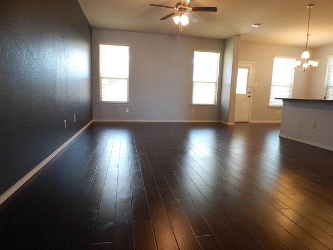 Building Photo - 1310 Stonewall Ridge