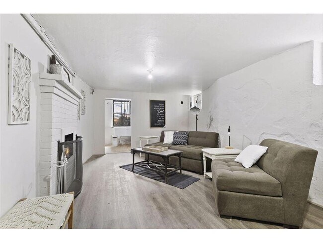 Foto del edificio - June 2026 Move In close to several campuses!!