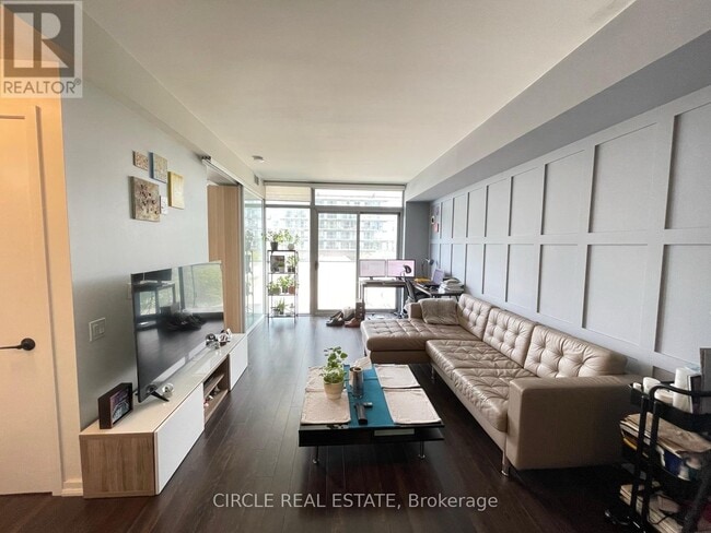 Building Photo - 103 The Queensway