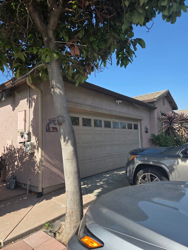 Foto del edificio - 3929 Anastasia Ln