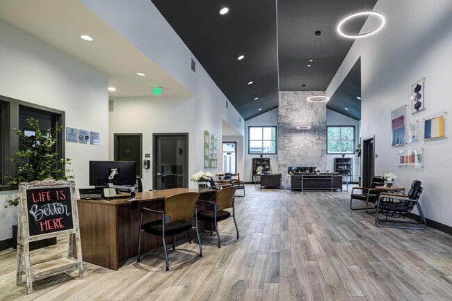 Building Photo - Gateway Apartments