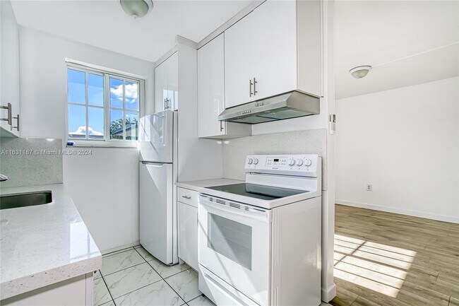 Foto del edificio - 160 NE 55th St