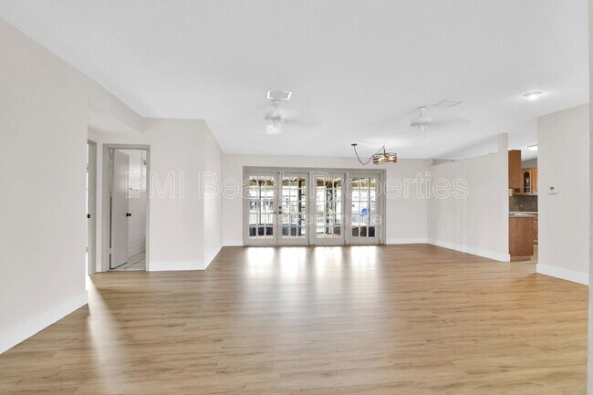 Building Photo - 2431 Key Largo Ln