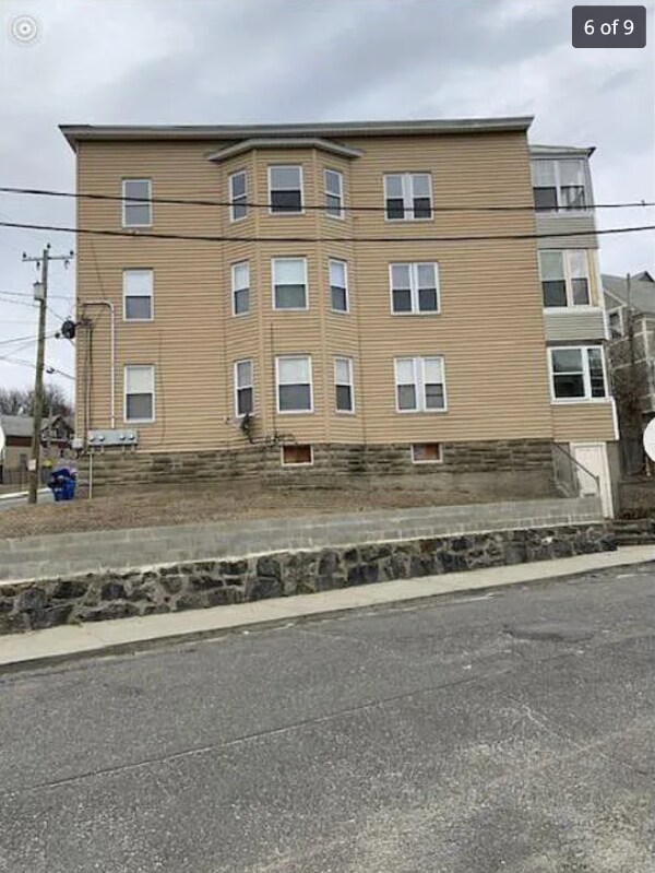Building Photo - 390 Washington Ave
