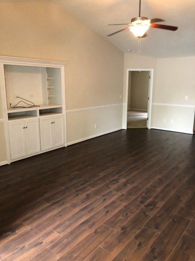 Building Photo - Cobblestone Trace- Oxford's Premier 55+ Co...