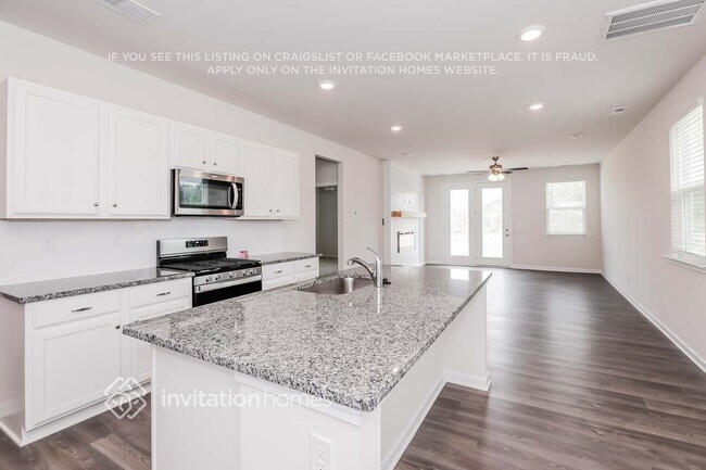 Building Photo - 4014 Weddington Pointe Dr