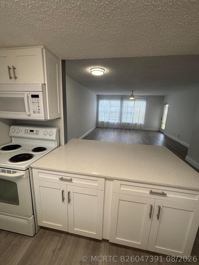 Building Photo - 6284 La Costa Dr