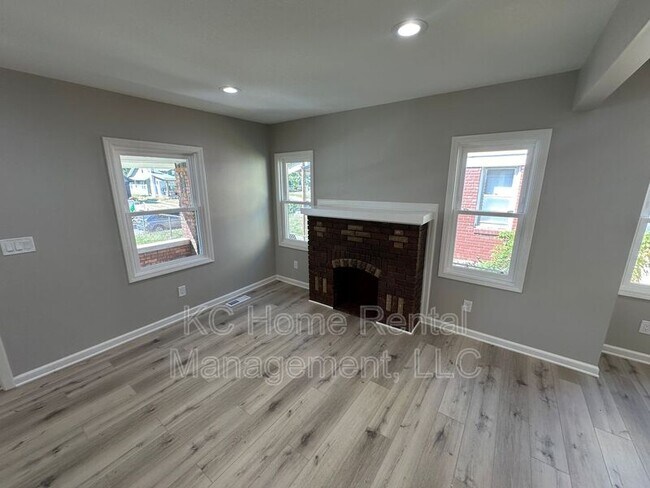 Building Photo - 5223 Garfield Ave