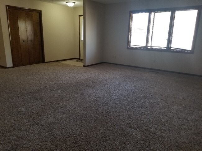 Building Photo - 1207 Hahn Ct