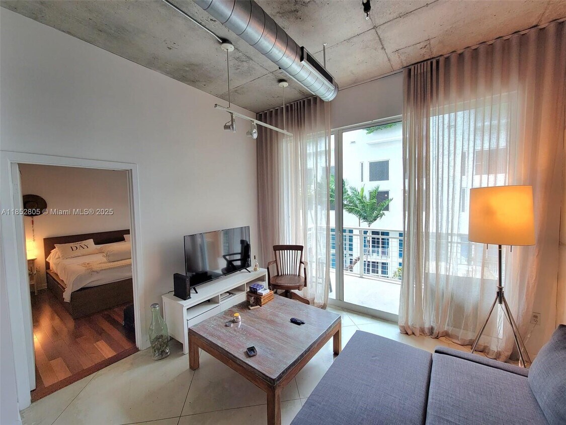 Foto principal - 2001 Biscayne Blvd