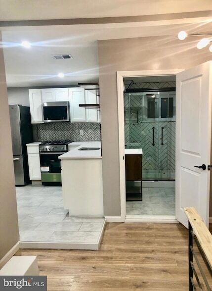 Foto del edificio - 300 D'Arcy Ave