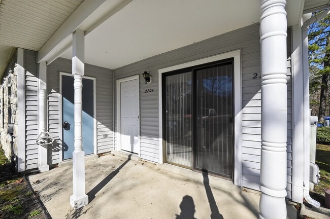 Building Photo - 2701 Canyon Ct