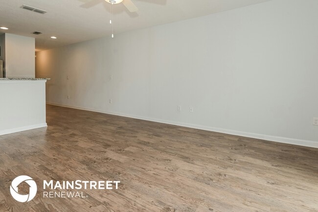 Building Photo - 553 Eiseman Wy