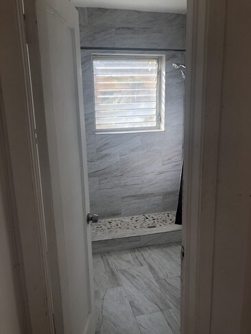 Foto del edificio - 987 Bay Dr