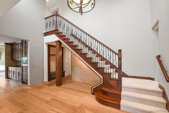 Building Photo - 6773 Lonicera St