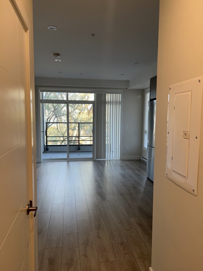 Photo du bâtiment - 45500-45500 Market Way