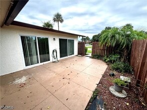 Building Photo - 5660 Foxlake Dr