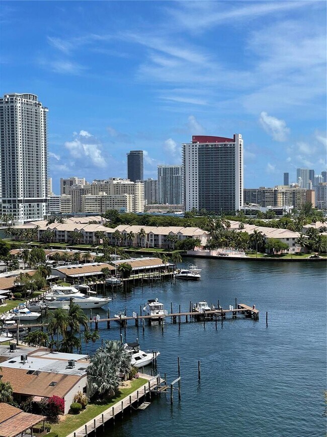 Foto del edificio - 2500 Parkview Dr