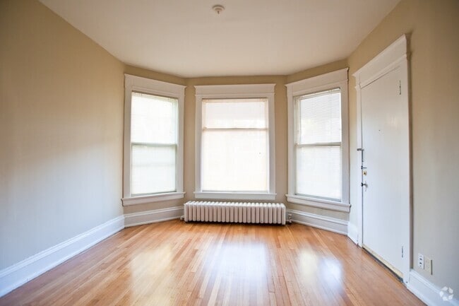 Building Photo - 2216 E Ivanhoe Pl