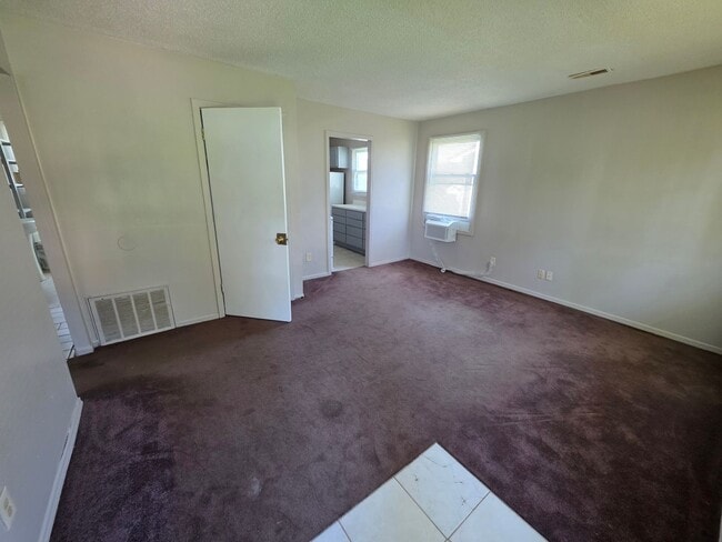 Building Photo - 3921 Burdette St