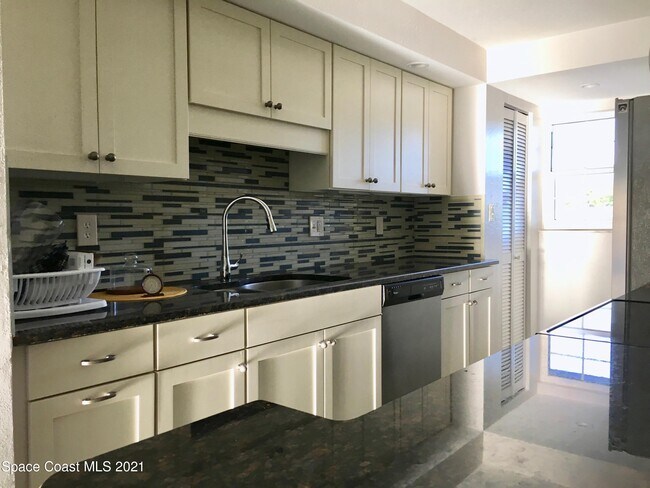 Foto del edificio - 1025 Rockledge Dr