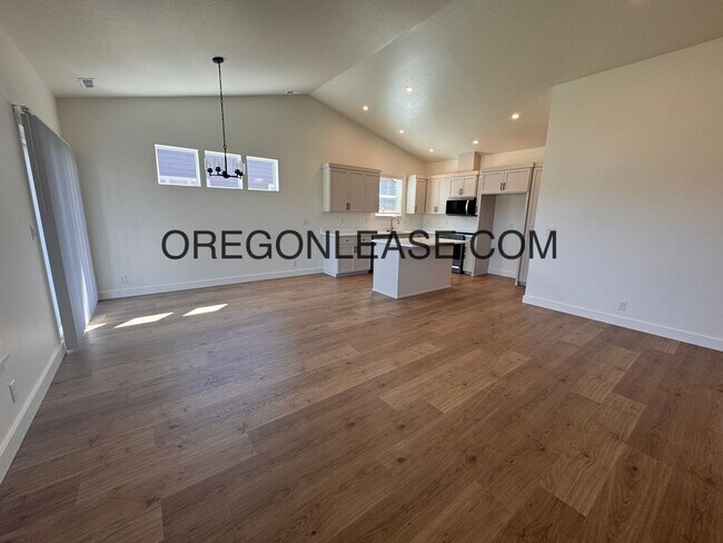 Foto del edificio - Gorgeous New Construction in Brand New Veneta Subdivision
