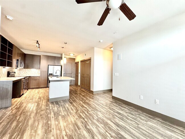 Foto del edificio - 5454 State St