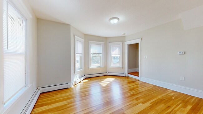 Foto del edificio - 10 Anderson Ave
