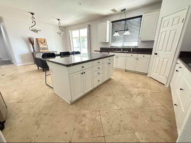 Kitchen island - 6923 Delaware River Dr
