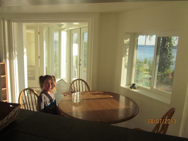 Foto del edificio - 12837 Shorecrest Dr SW