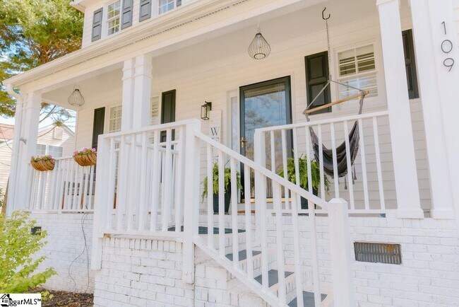 Foto del edificio - 109 Neely Crossing Ln