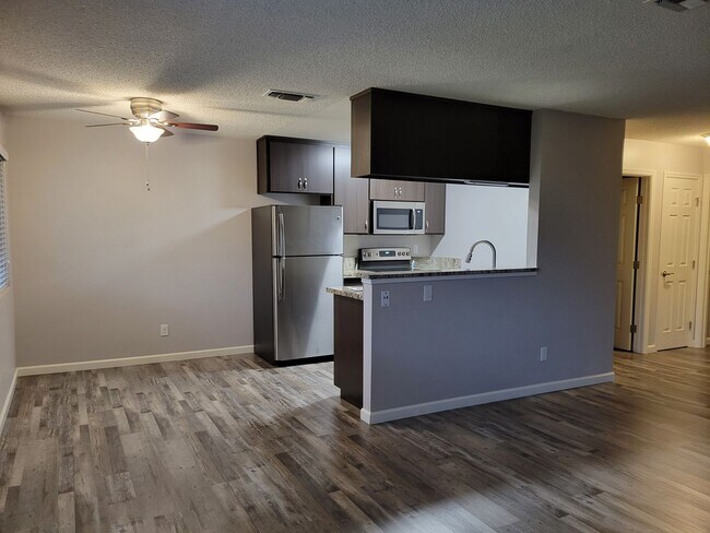 Building Photo - Z1TWIL