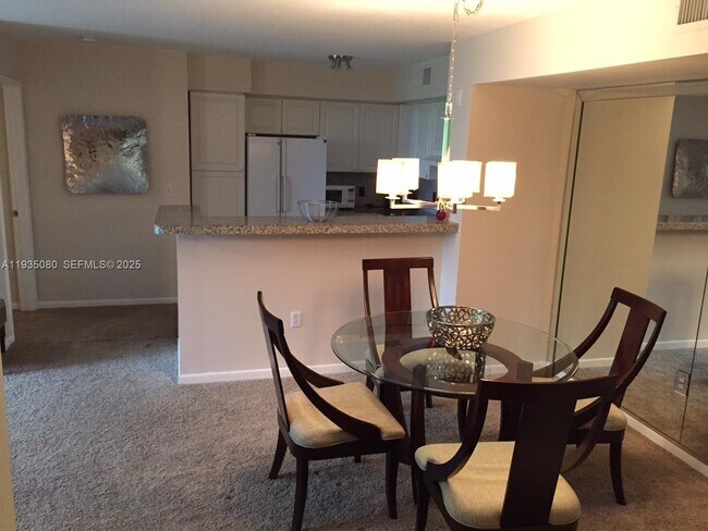 Foto del edificio - 19555 E Country Club Dr