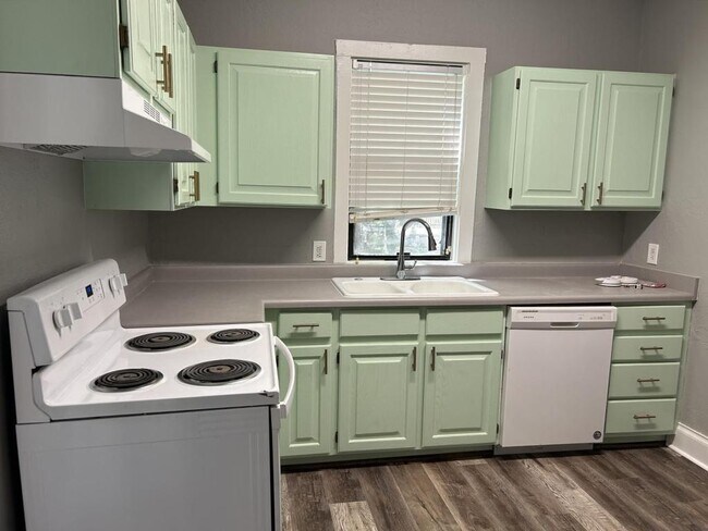 Foto del edificio - 550 W 400 N