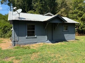 Building Photo - 304 Morris Ave