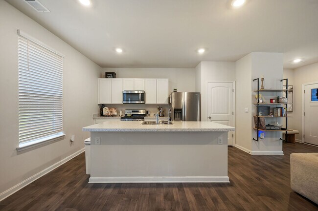 Foto del edificio - 193 Currant Cir