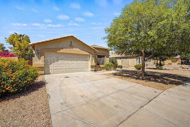 Foto del edificio - 3296 E Warbler Rd
