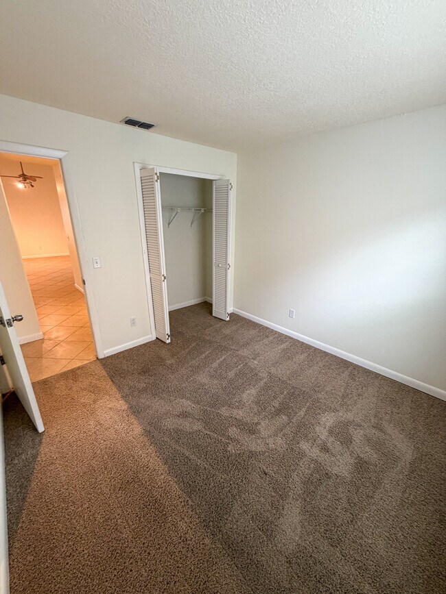 Dormitorio 2 - 1001 Burnett St