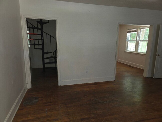 Building Photo - 1503 Laurel St