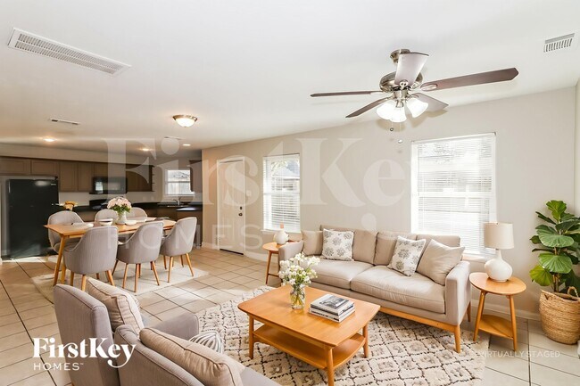 Foto del edificio - 214 N Native Ln