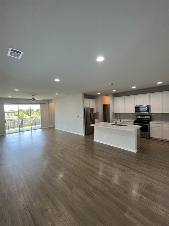 Foto del edificio - 124 Winding Hollow Ln