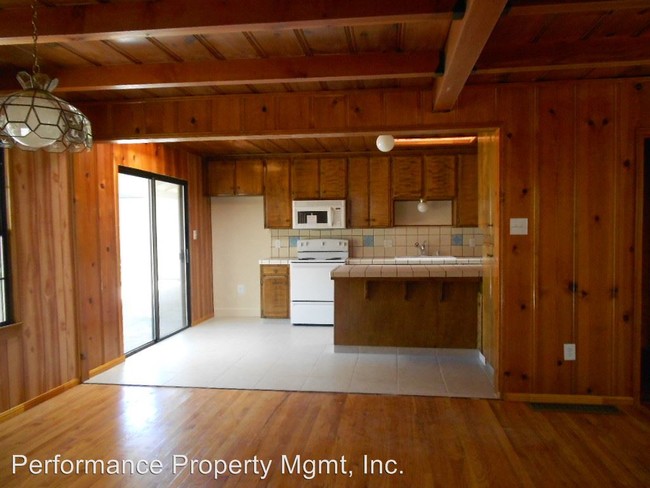 Building Photo - 4737 N Wishon Ave
